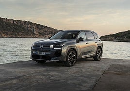 El nuevo C5 Aircross crece hasta los 4,65 metros de longitud e incorpora la nueva imagen de marca de Citroën.