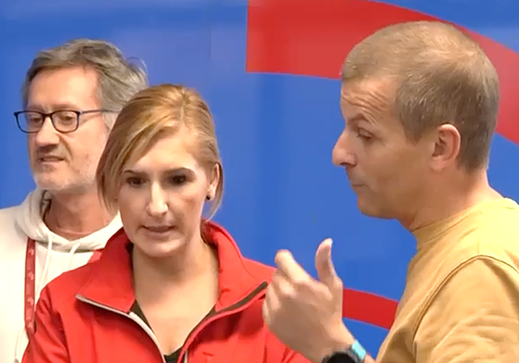 Momento del vídeo en el que el técnico informa a Pradas de lo que arrastran los barrancos.