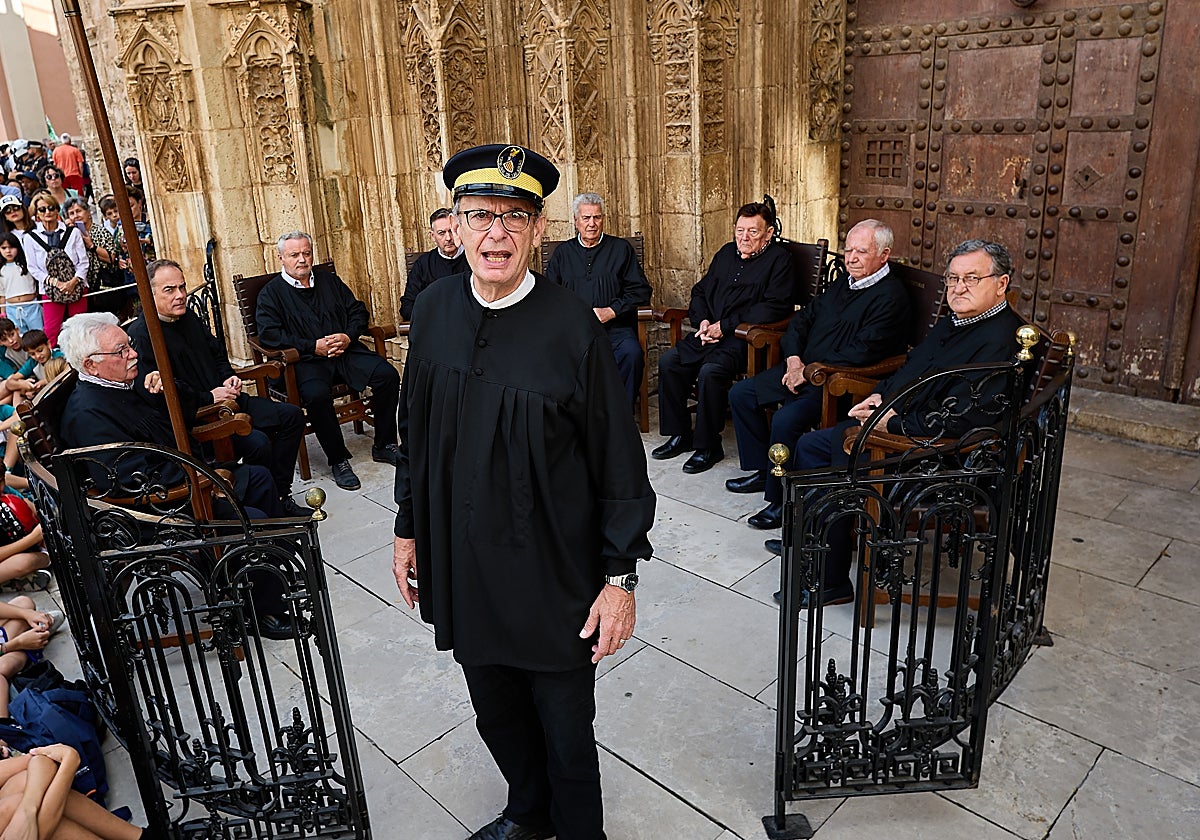 El Tribunal de las Aguas, en uno de sus últimas sesiones.