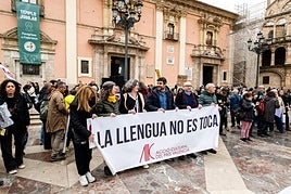 Una de las concentraciones celebradas contra la consulta lingüística.
