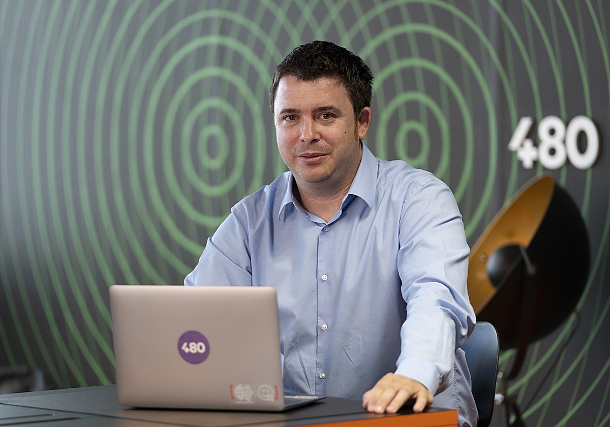 El director financiero de Cuatroochenta, Javier Rillo, en la presentación de los resultados del primer semestre de 2025.