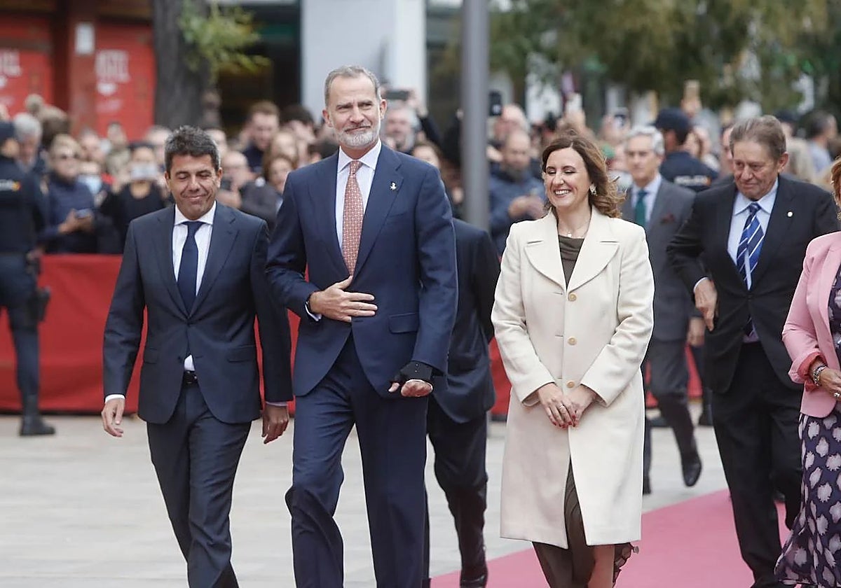 El rey Felipe VI su llegada a la ceremonia de los premios en una imagen de archivo.