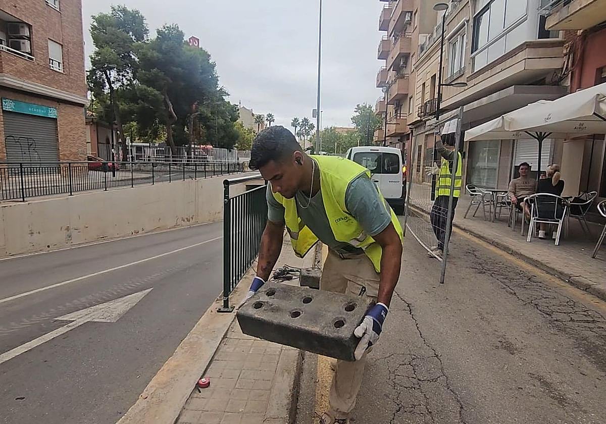 Inicio en la intervención del paso inferior de la avenida Dos de Mayo.