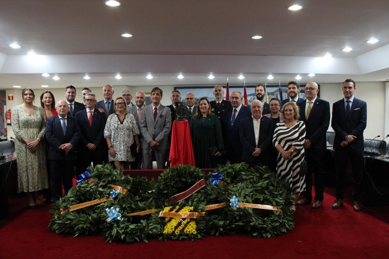 Imagen secundaria 1 - Los municipios celebran el 9 d&#039;Octubre con recuerdo a las víctimas y voluntarios de la dana