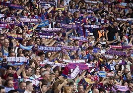 Aficionados del Levante, en el Ciutat de València.