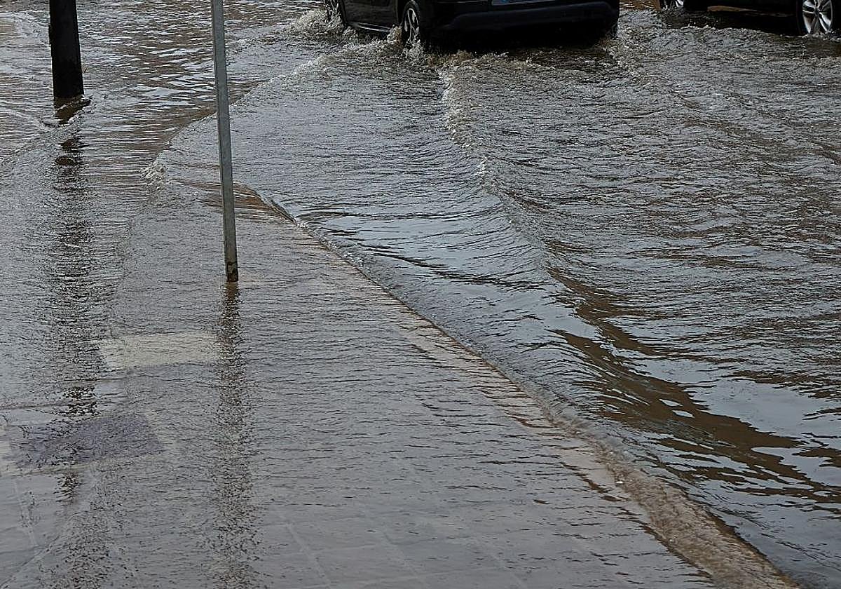 Las lluvias se ceban con el Puerto de Sagunto, con 103 litros y varias zonas inundadas