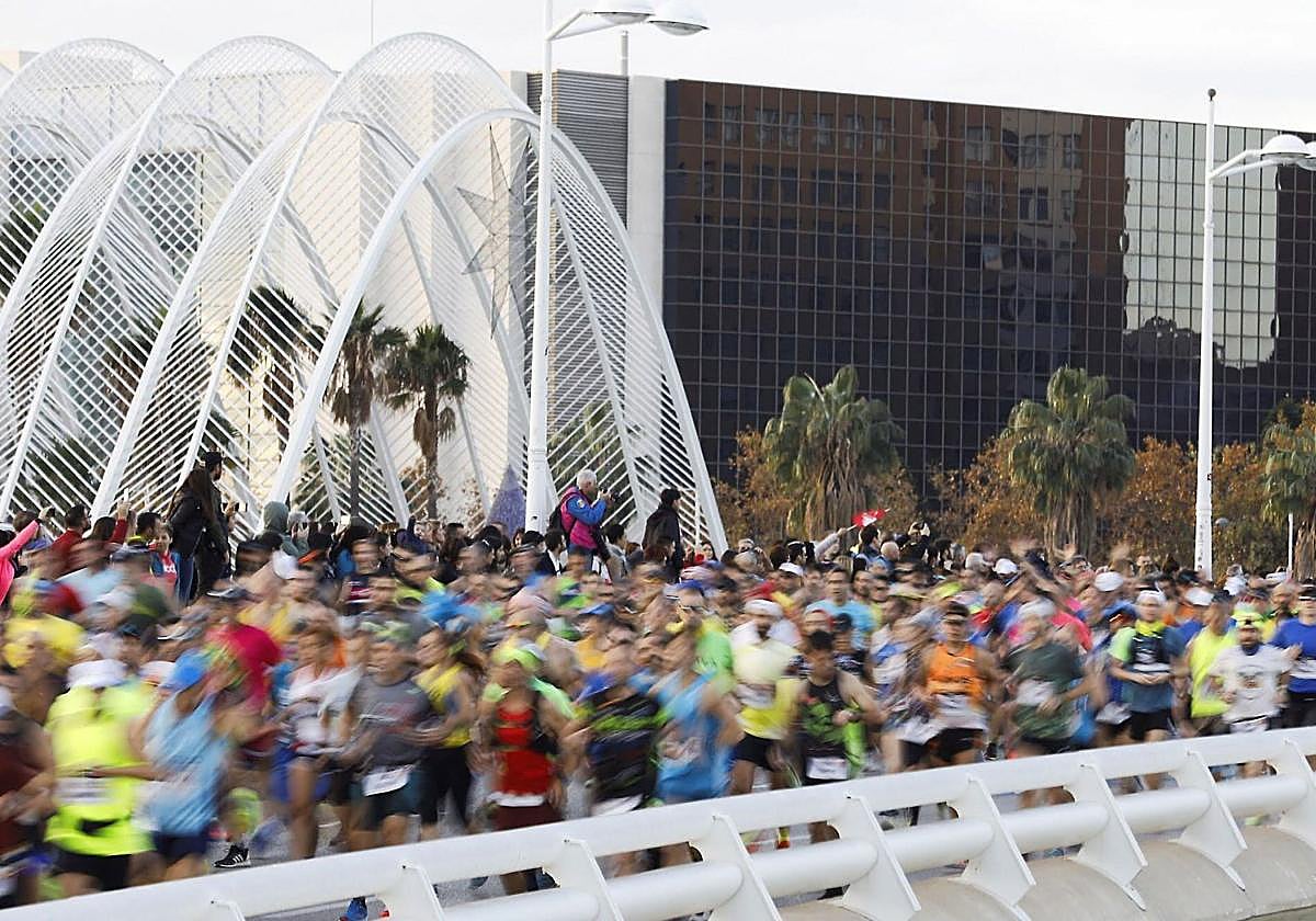 Corredores en el Maratón de Valencia, en imagen de archivo.
