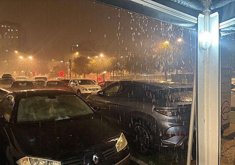 Lluvia en Valencia ciudad, en la calle Pintor Stolz.