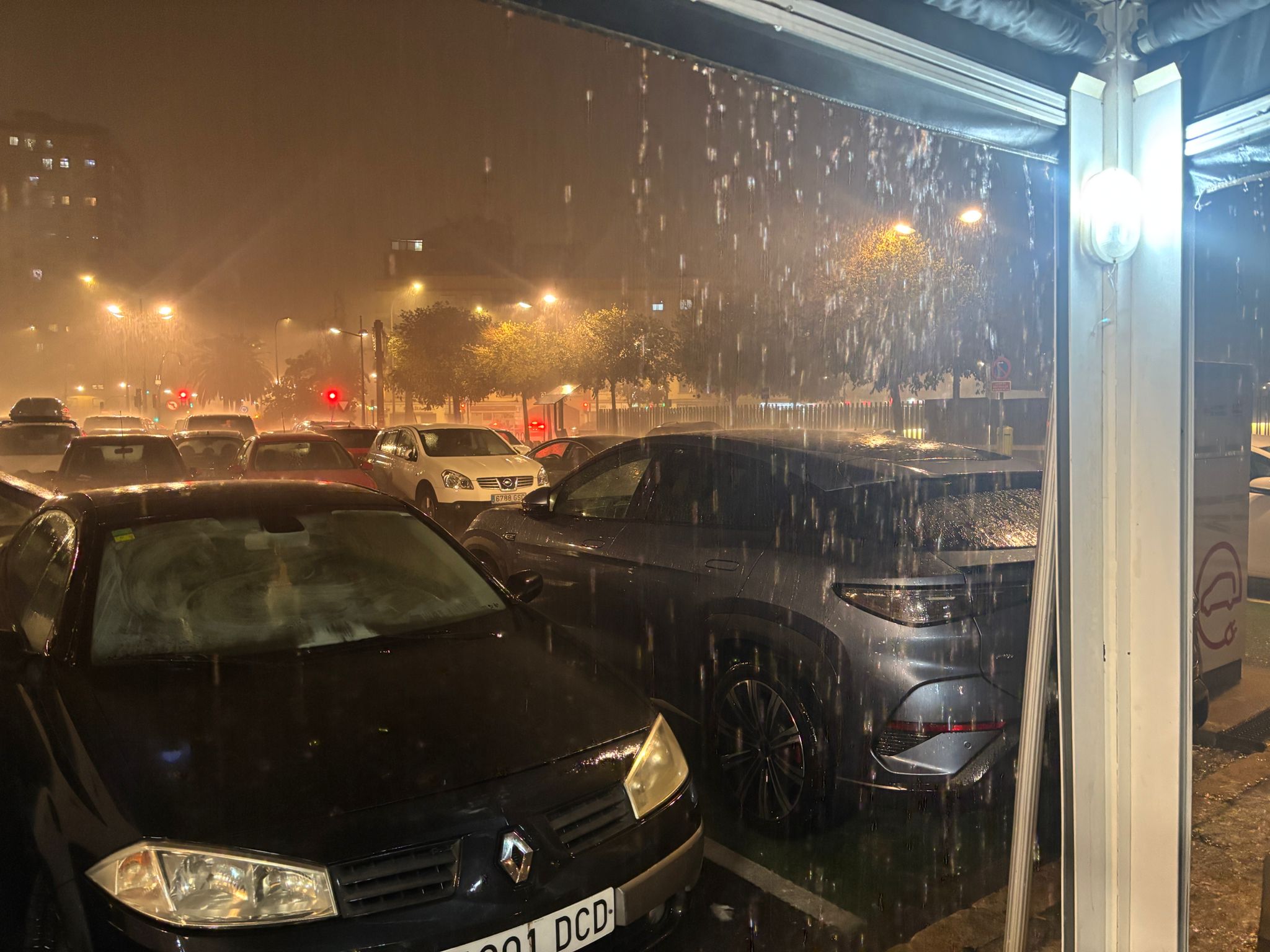 La tormenta descarga con mucha fuerza en Valencia ciudad