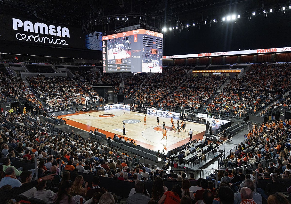 El primer partido femenino del Roig Arena tuvo 5.182 aficionados en las gradas.