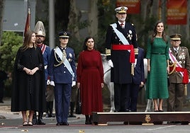Los reyes presiden el desfile del día de la Fiesta Nacional.