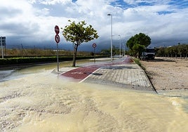 Calle anegada por el temporal de esta semana, en Picassent.