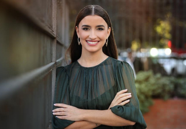 Así es Carmen Prades Gil, fallera mayor de Valencia 2026