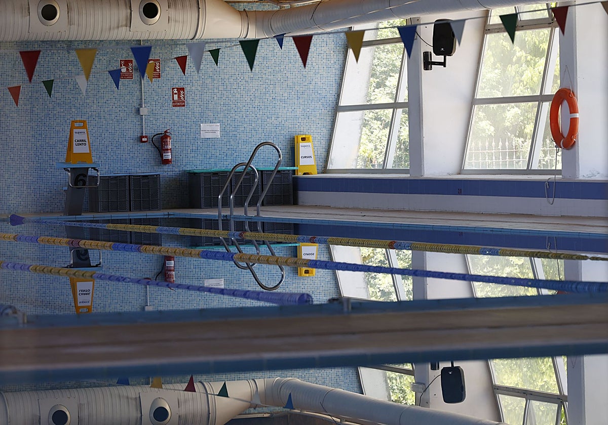 Imagen de archivo de la piscina de Ayora.