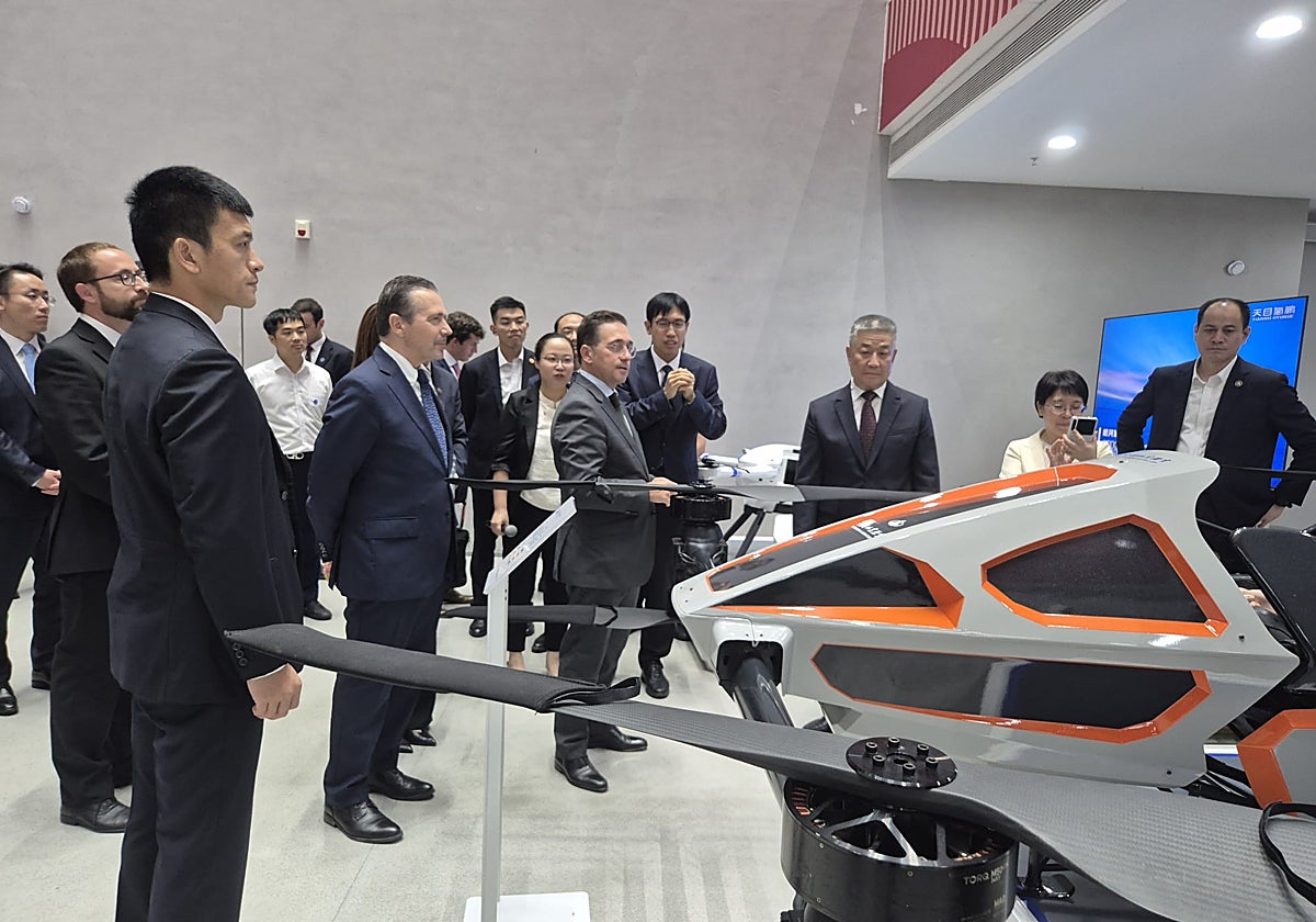 Albares y Capilla, en el hall del BVPI.