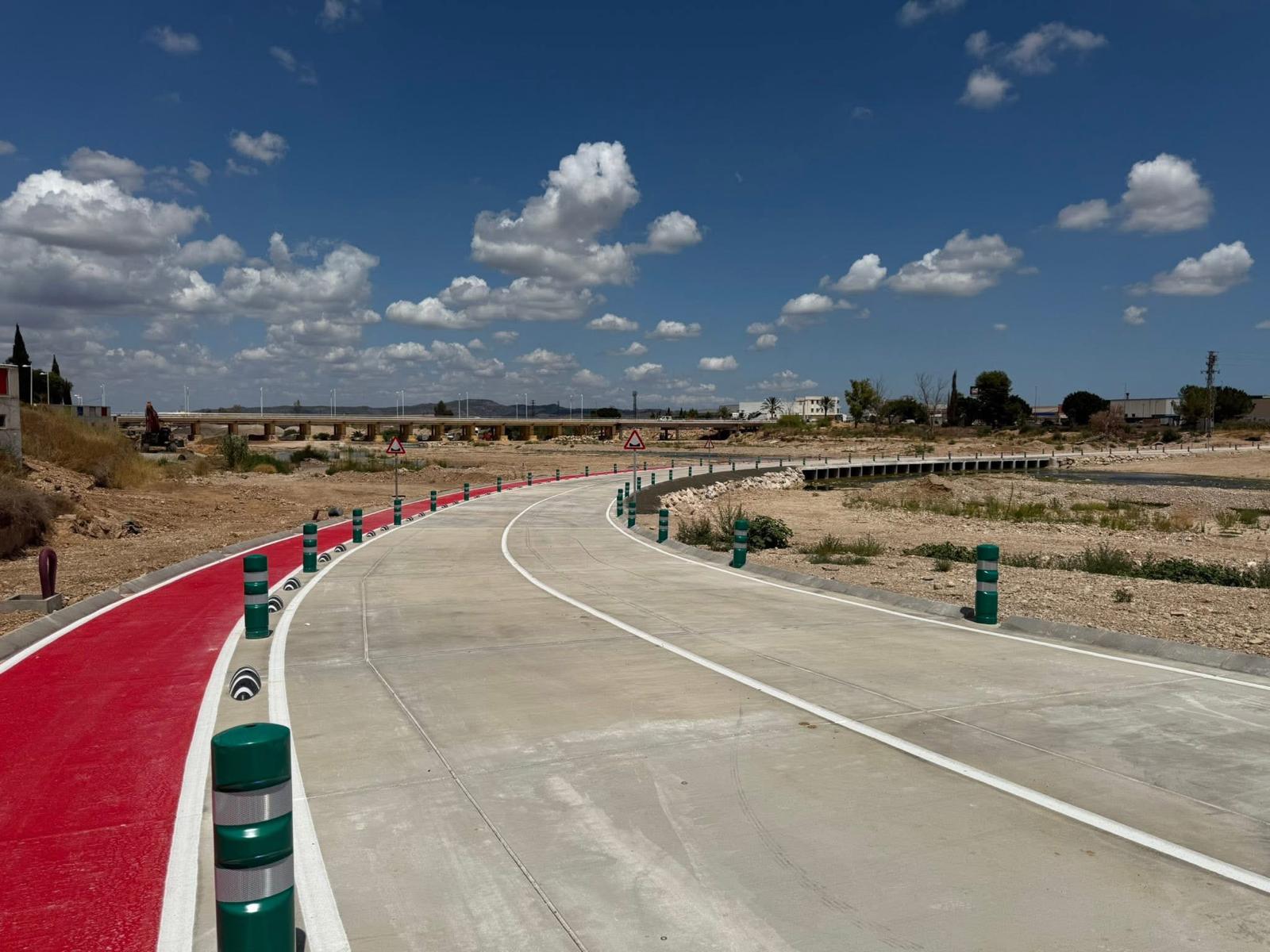 Imagen secundaria 1 - Carlet llega al 85% en los trabajos de reconstrucción para recuperarse de la riada del Magro