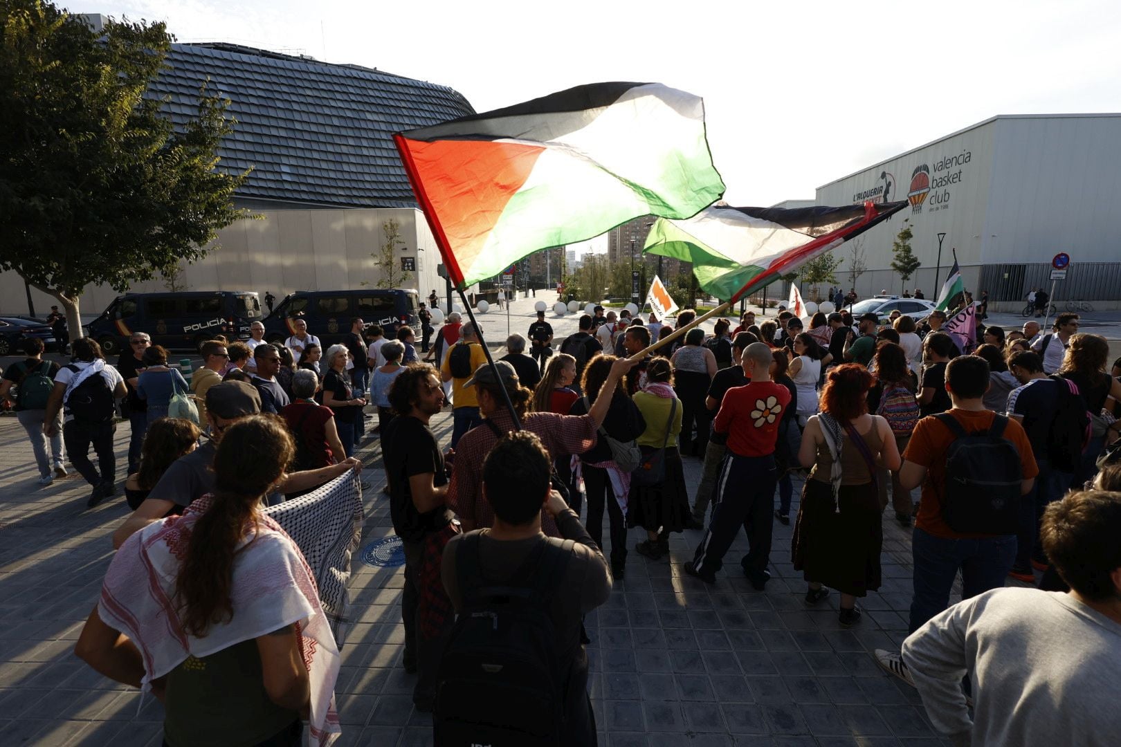 FOTOS | Protesta pro Palestina en Valencia por el Valencia Basket-Hapoel Tel Aviv