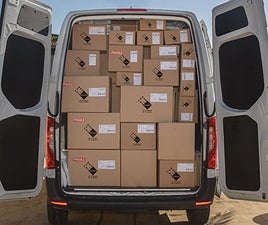 Libros que se entregarán a las bibliotecas afectadas.