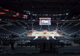 Aspecto desolador del Roig Arena, sin público durante el partido entre el Valencia Basket y el Hapoel Tel Aviv.