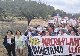 Vecinos contrarios al proyecto.