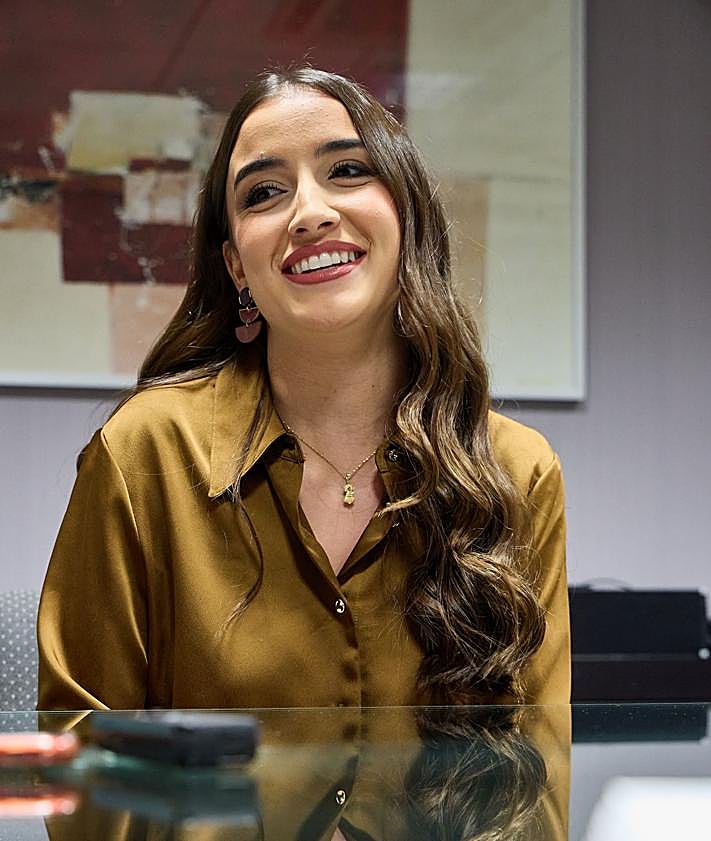 Imagen secundaria 2 - Carmen Prades, durante la entrevista en LAS PROVINCIAS.