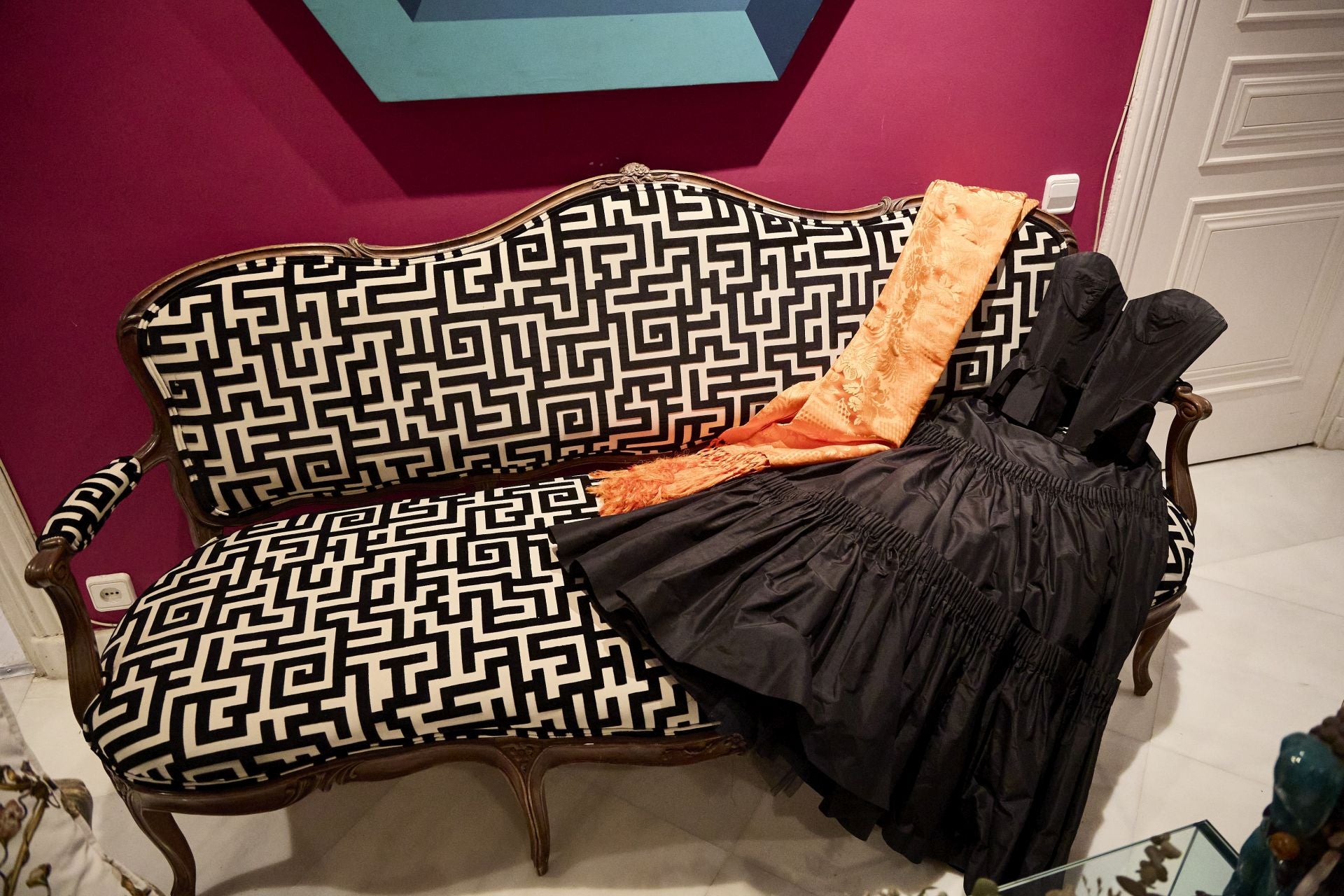 El traje de la discordia, que llevó Mayrén Beneyto en la fiesta organizada por la Copa América en Tabacalera. Totón (Barberá) se quejó de que no podía ir como si fuera una artista de Hollywood.