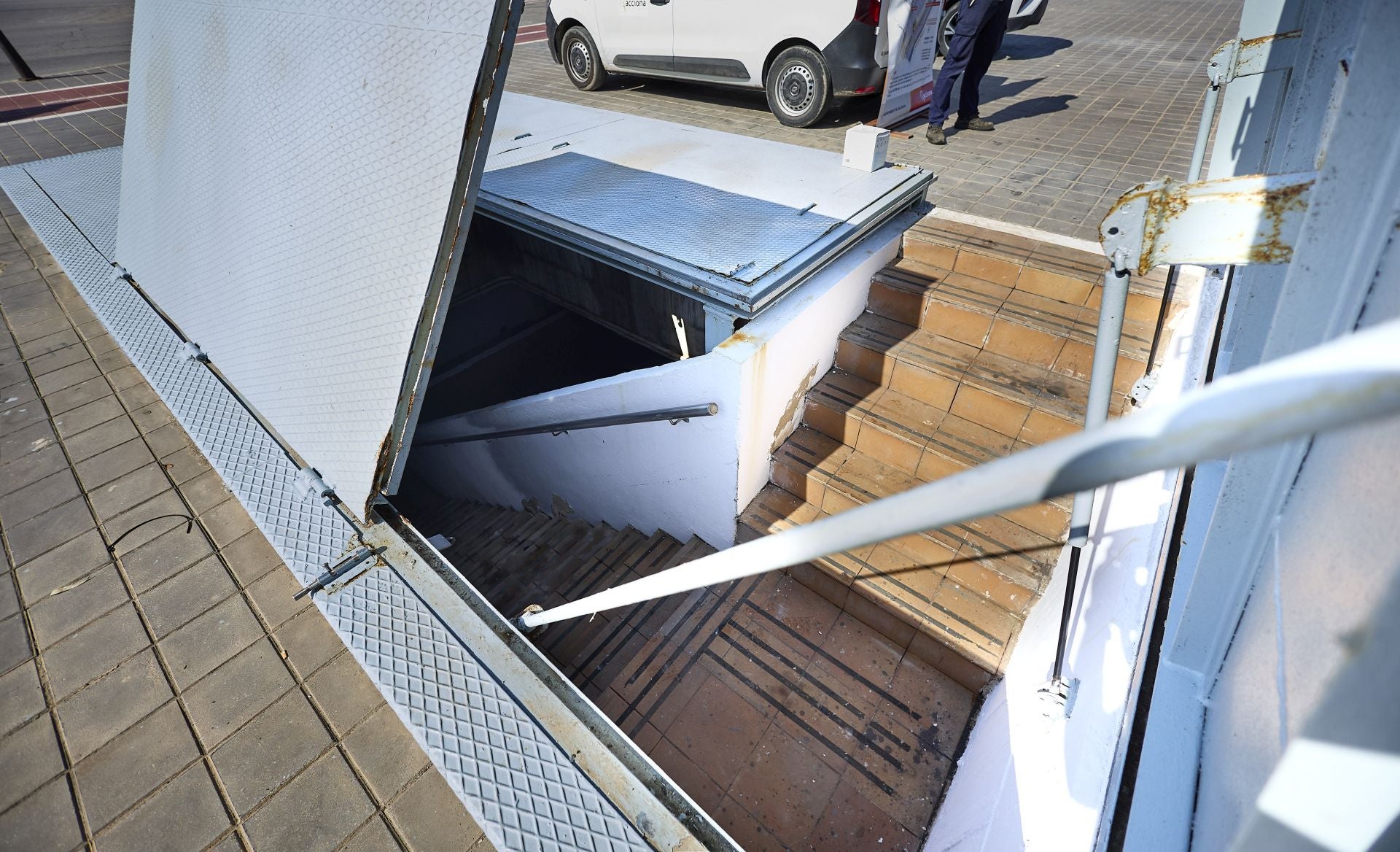 FOTOS | Dentro del tanque de tormentas de Eugenia Vinyes en Valencia