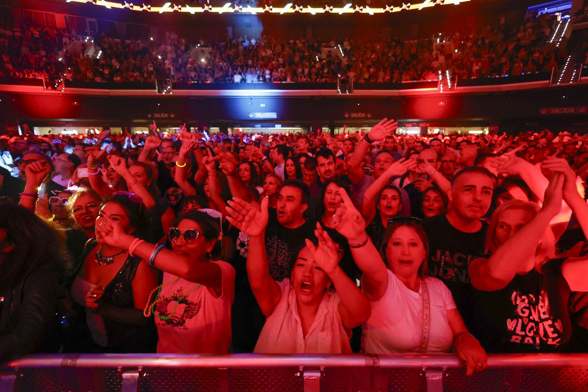 FOTOS | El Roig Arena celebra Discoteca de los 80 con Samantha Fox
