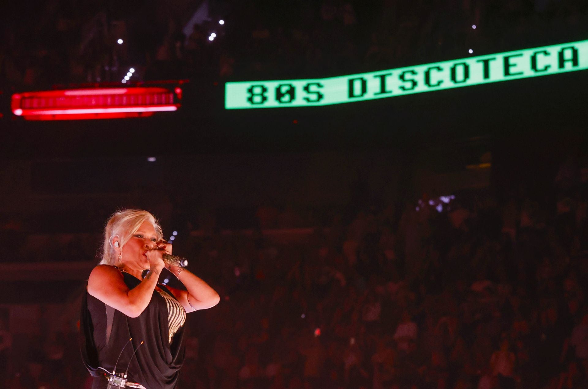 FOTOS | El Roig Arena celebra Discoteca de los 80 con Samantha Fox