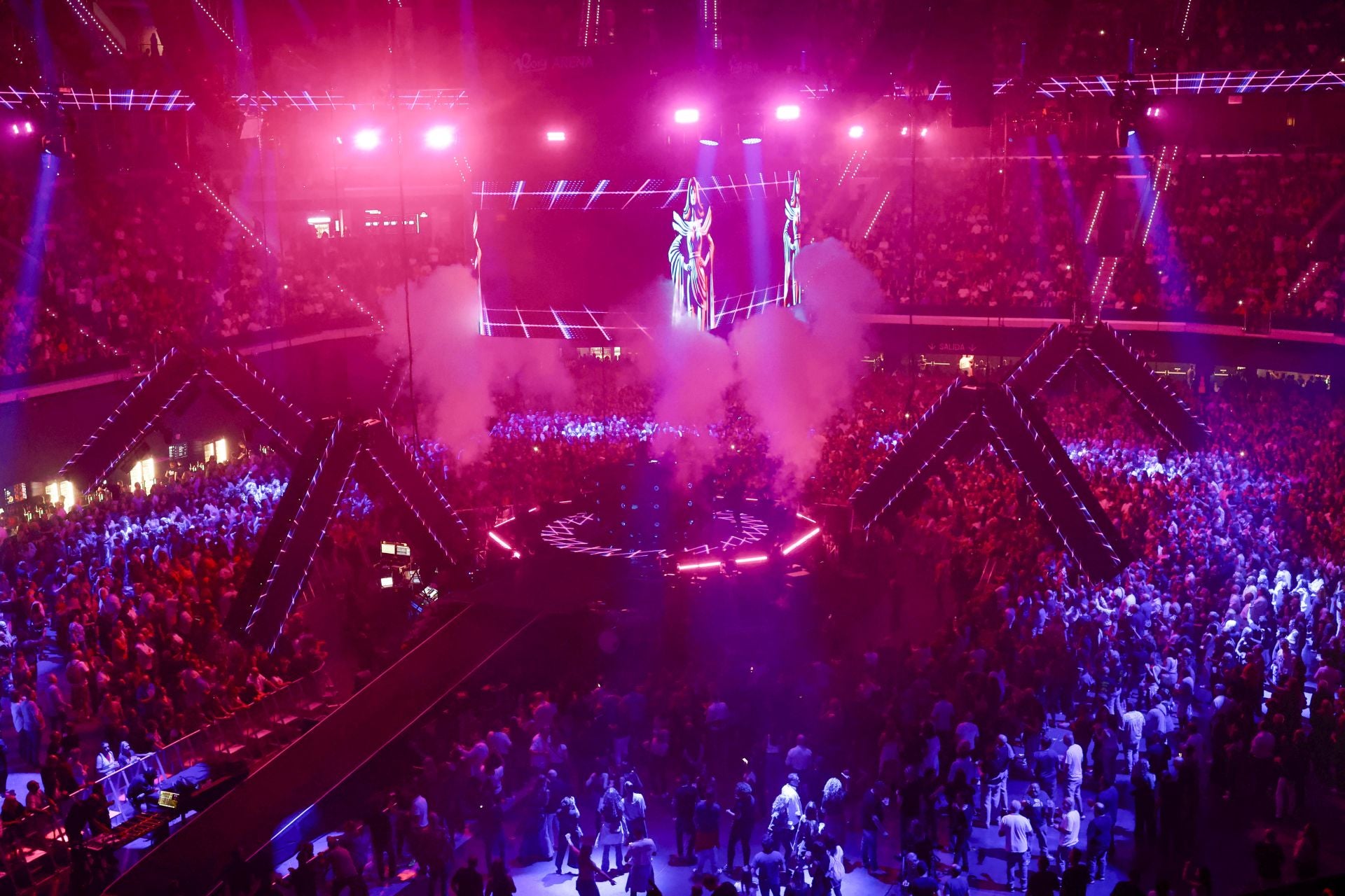 FOTOS | El Roig Arena celebra Discoteca de los 80 con Samantha Fox