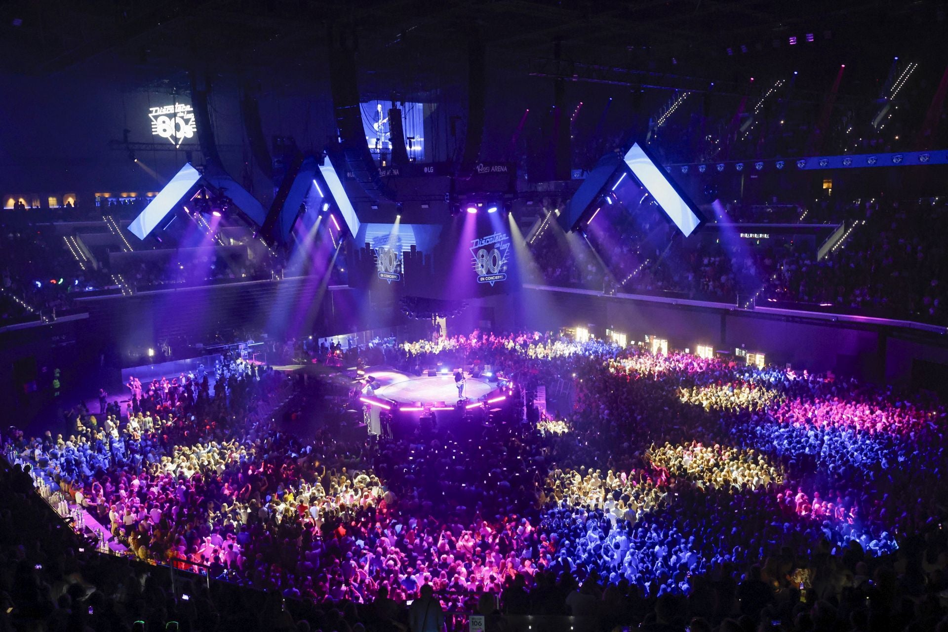 FOTOS | El Roig Arena celebra Discoteca de los 80 con Samantha Fox