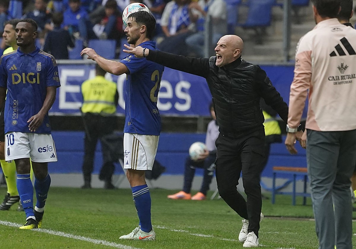 Julián Calero, durante el partido contra el Oviedo.
