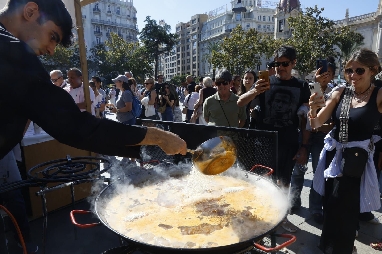 Fotos del festival Tastarros en la plaza del Ayuntamiento de Valencia