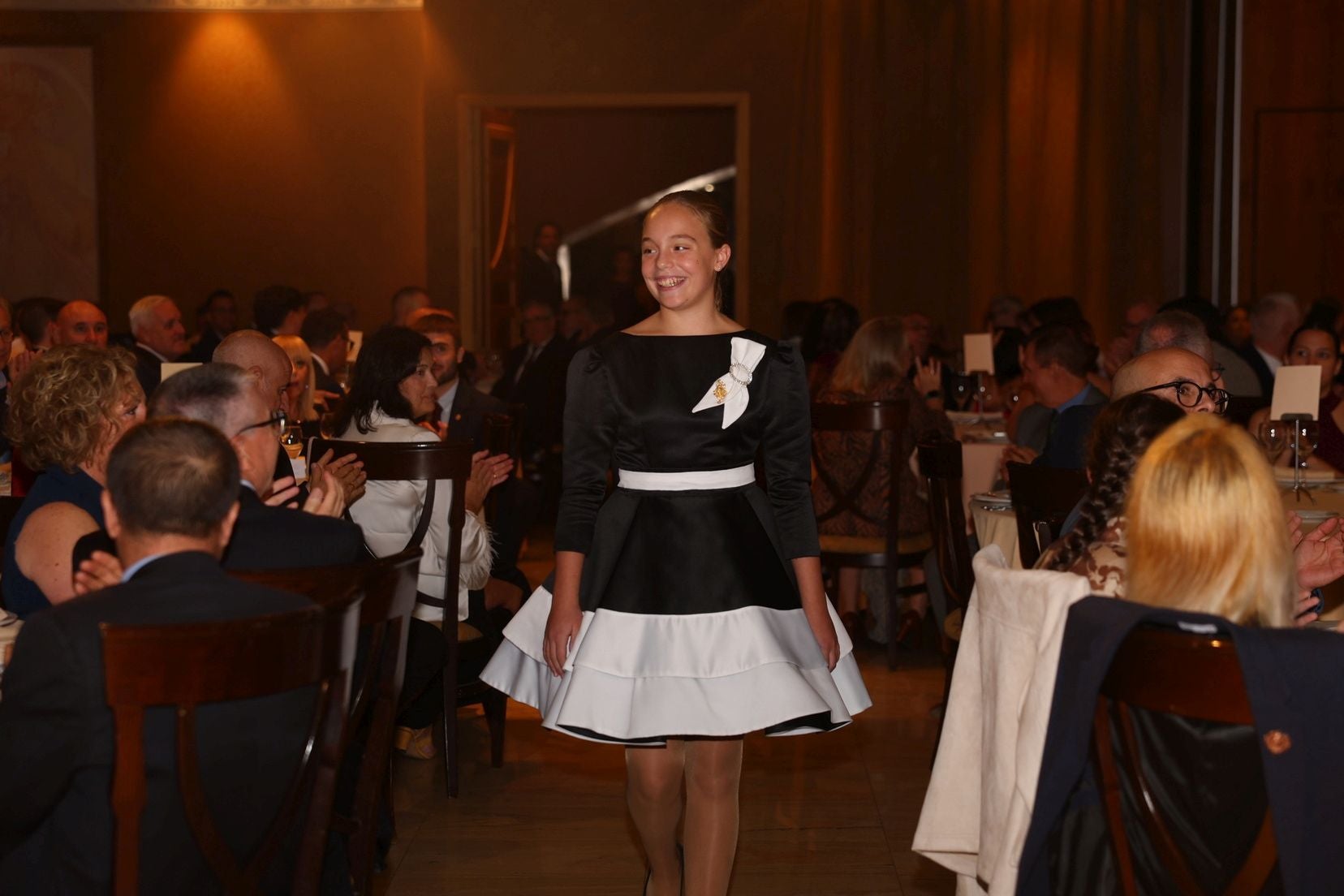 La despedida de las falleras mayores de Valencia 2025 y sus cortes de honor, en imágenes