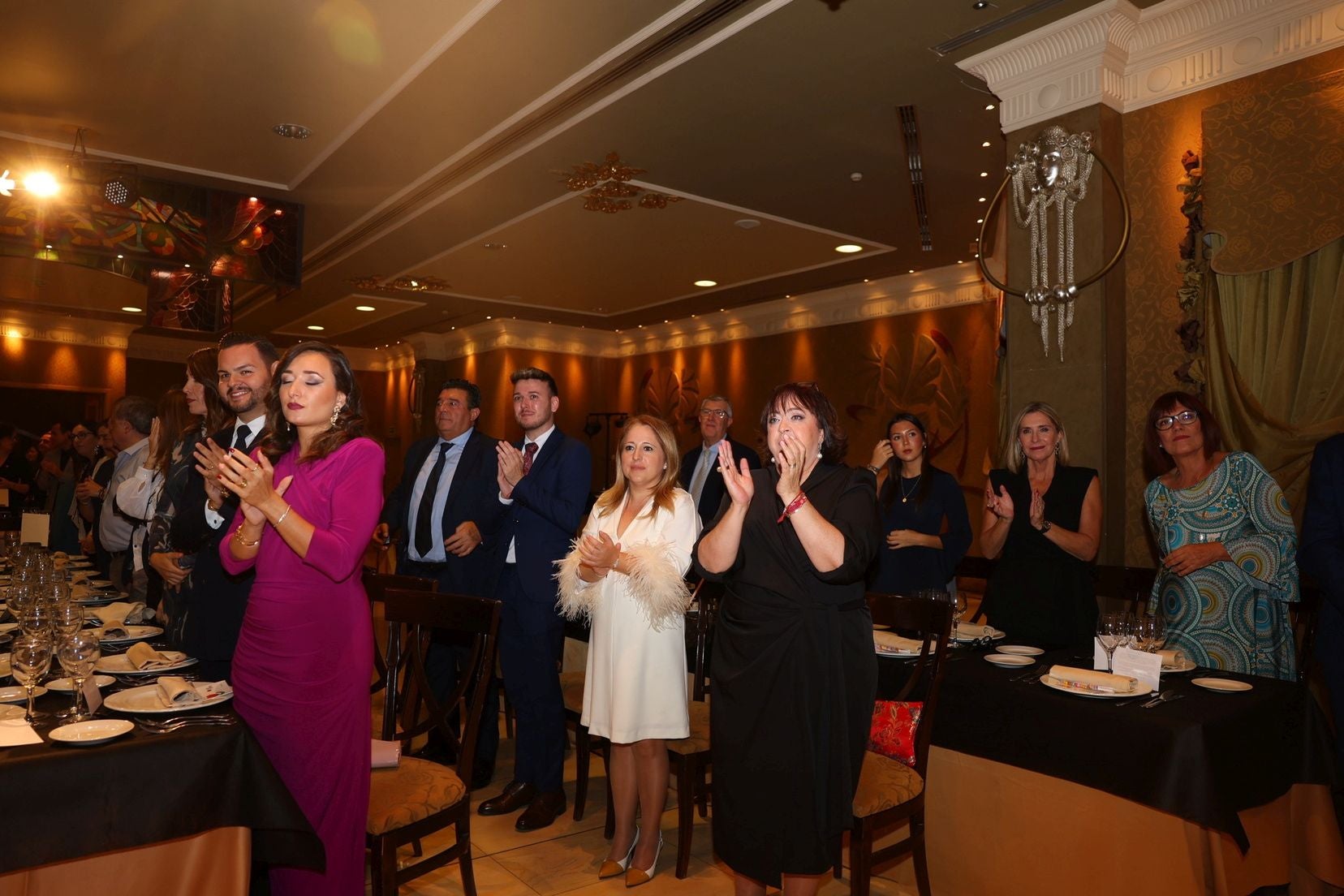 La despedida de las falleras mayores de Valencia 2025 y sus cortes de honor, en imágenes