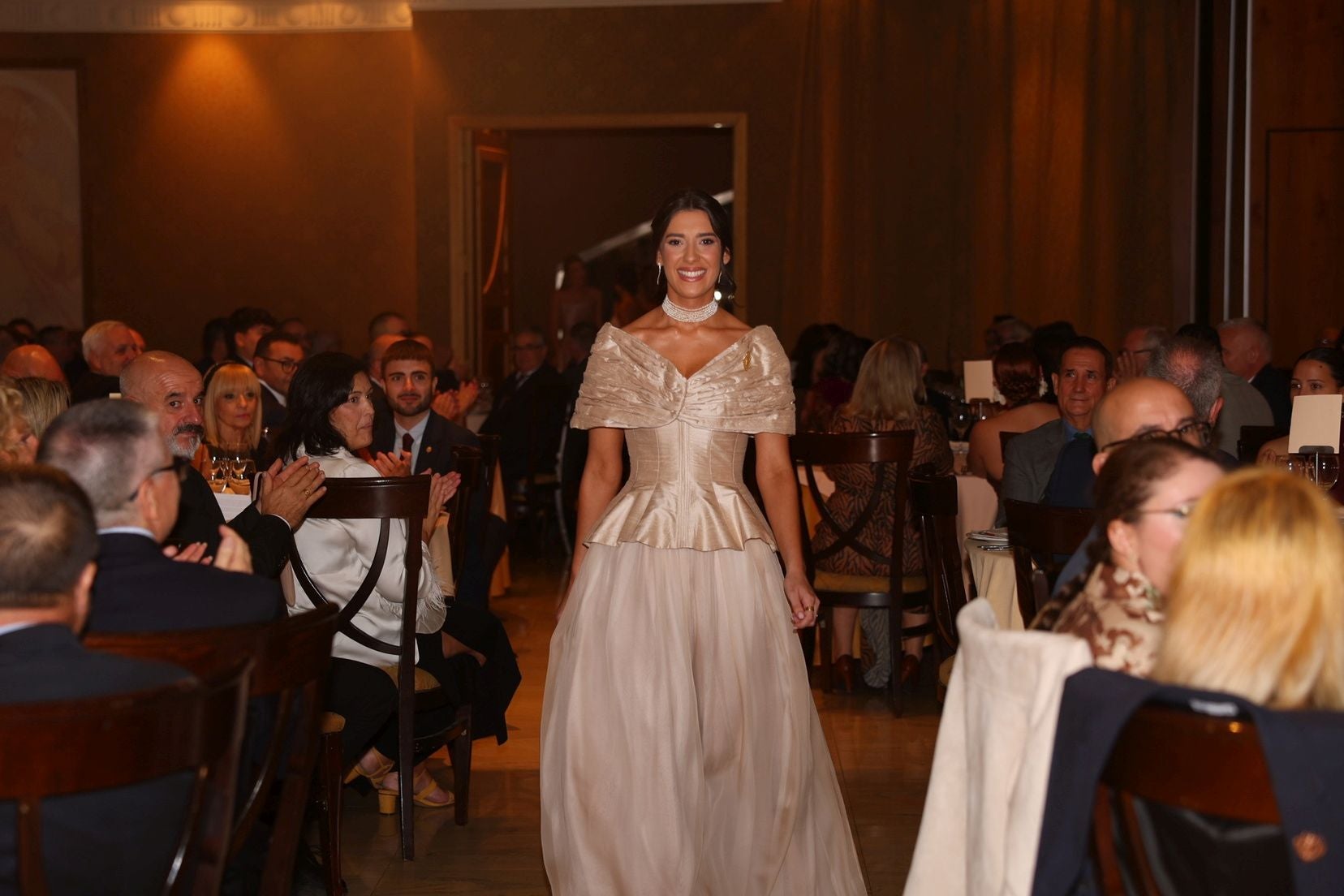 La despedida de las falleras mayores de Valencia 2025 y sus cortes de honor, en imágenes