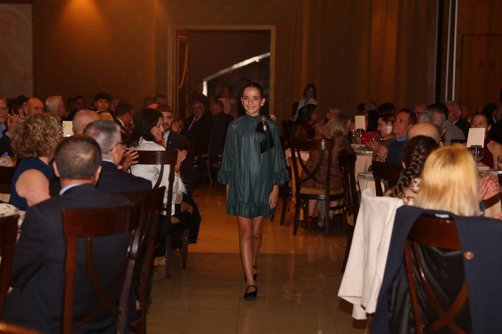 La despedida de las falleras mayores de Valencia 2025 y sus cortes de honor, en imágenes