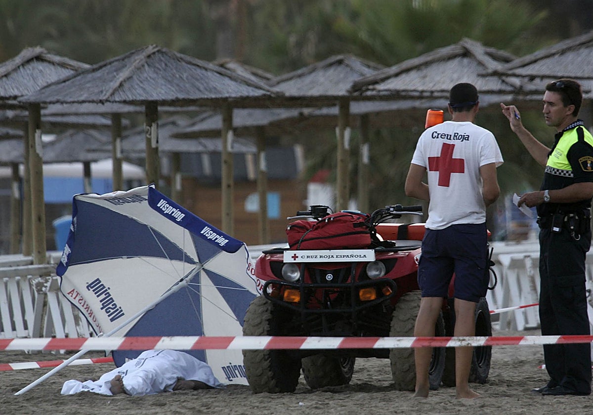 Un hombre, ahogado en la playa de Benicàssim, en una imagen de archivo.