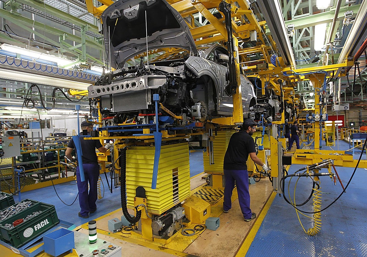 Trabajadores en la planta de Ford Almussafes.