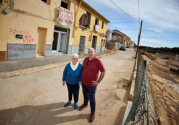 José María junto a su madre, Elena.