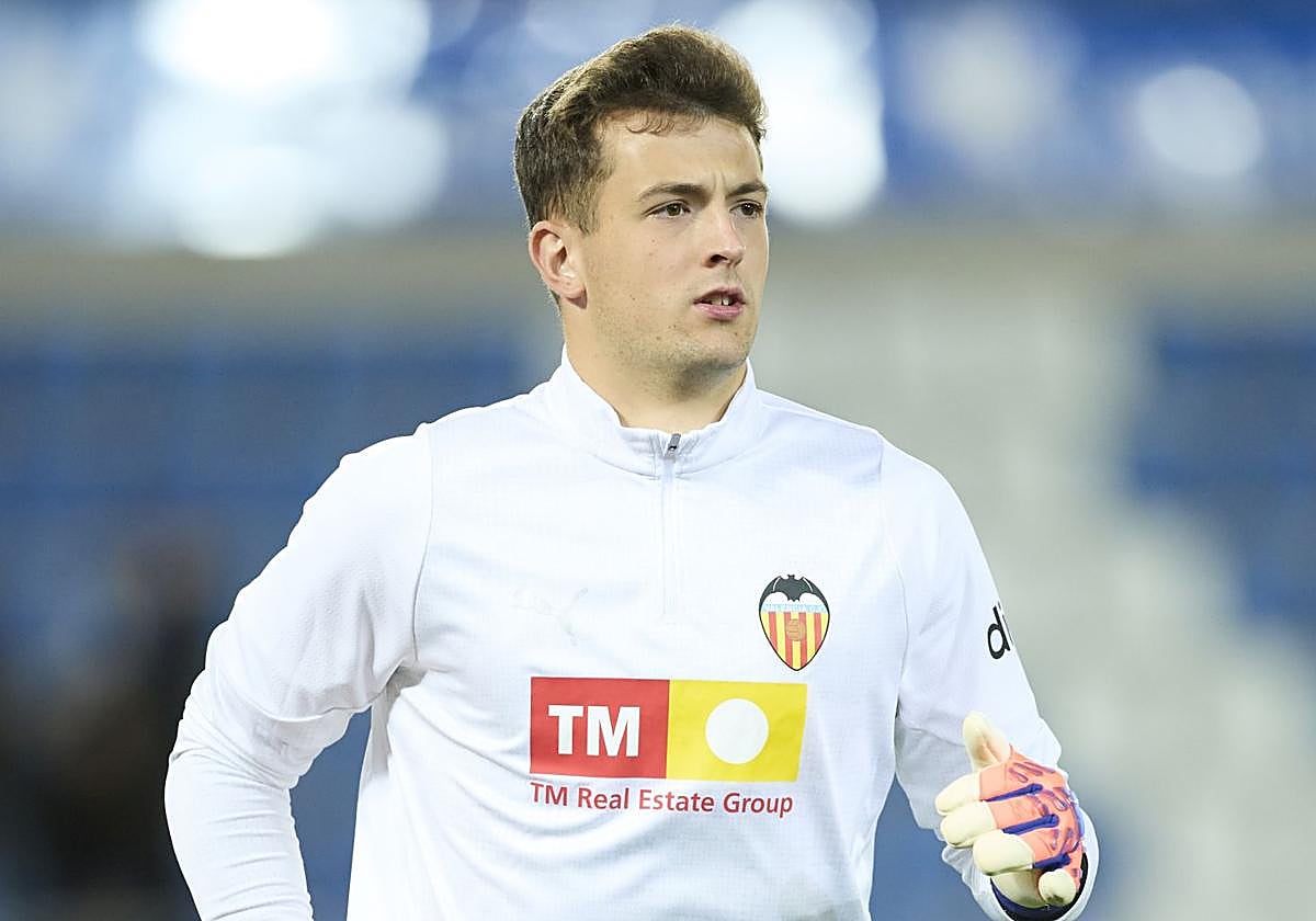 Julen Agirrezabala, calentando.