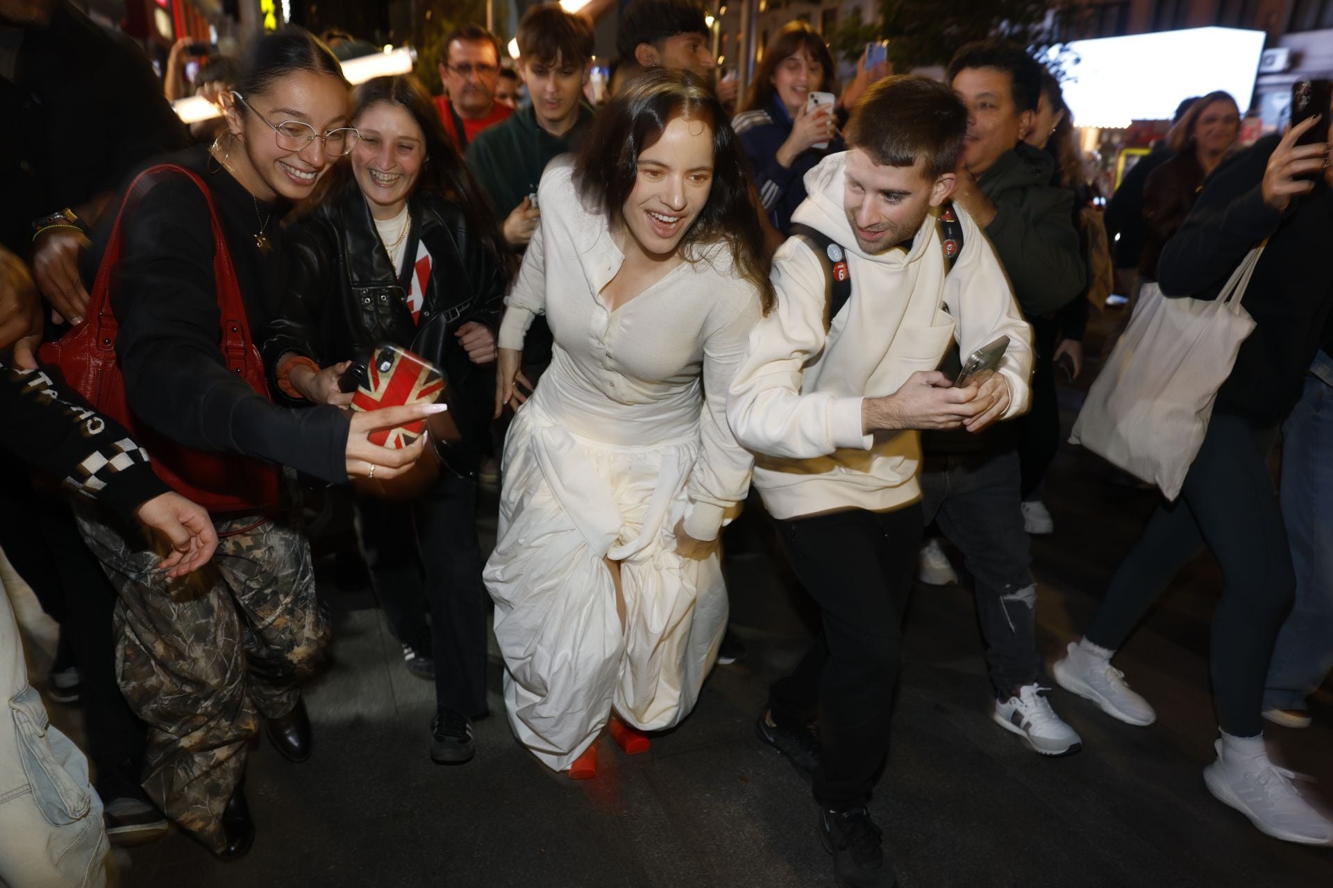 Rosalía anuncia su nuevo disco &#039;Lux&#039; y la lía en Madrid