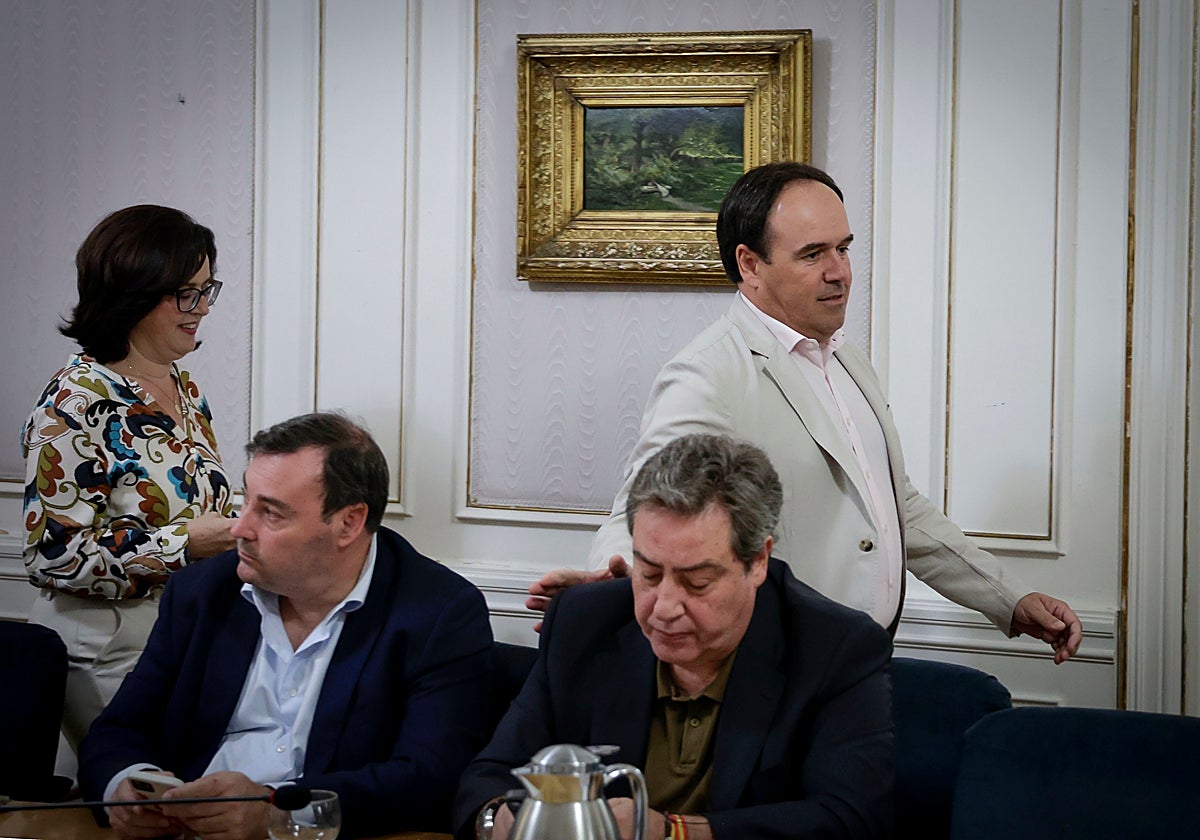 PP y Vox eliminarán de Les Corts cuatro comisiones y el lenguaje ...