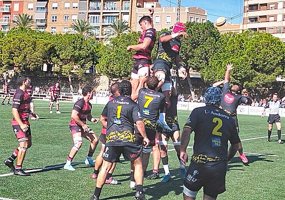 Un instante del partido de rugby.