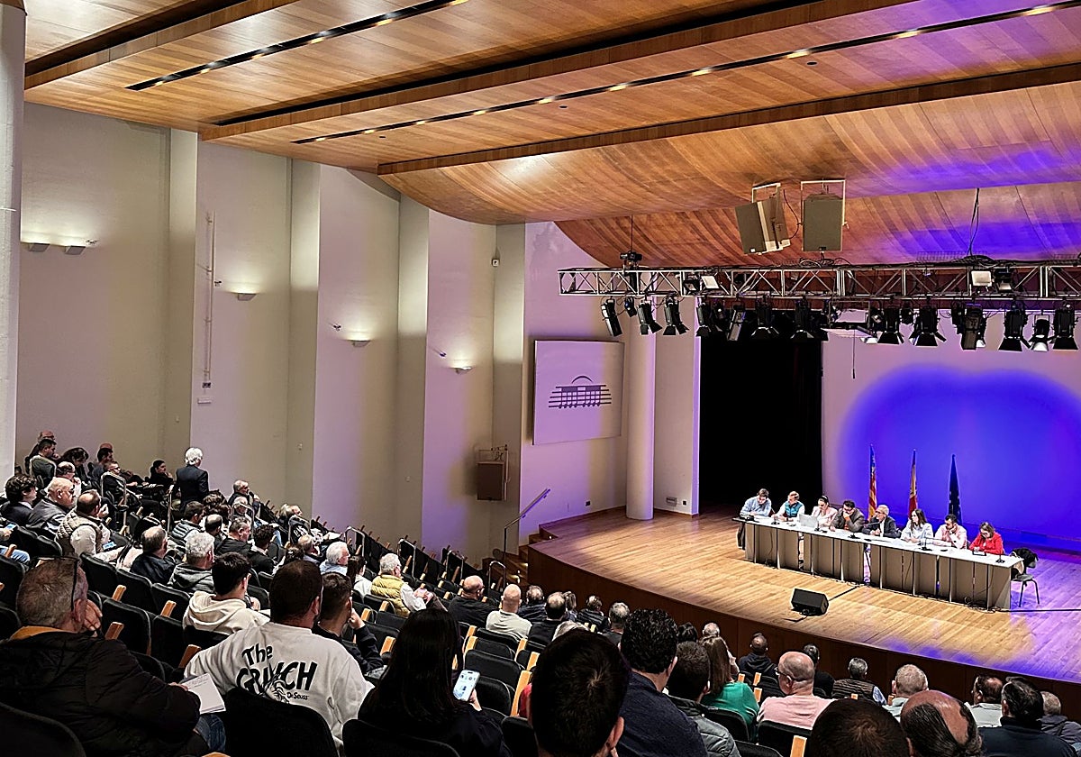 Celebración de una asamblea de presidentes de falla.