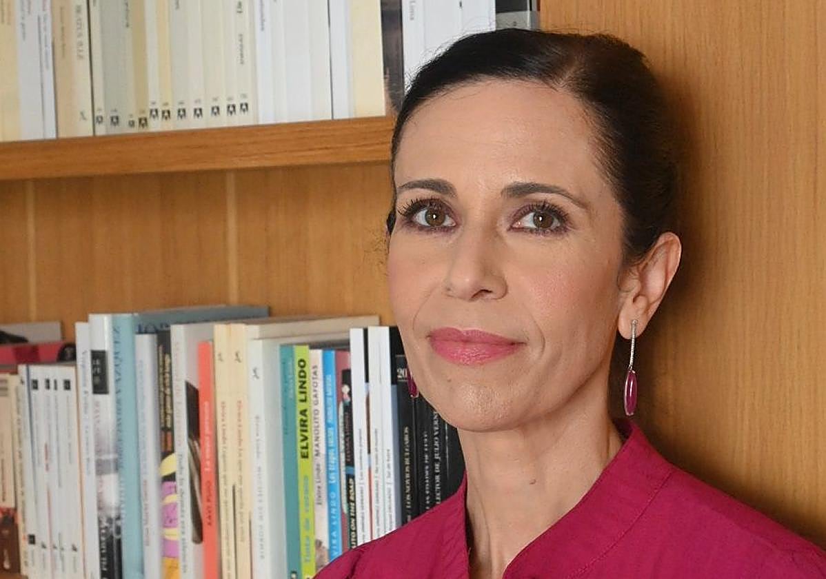 Ángeles Caballero: «Hay que enterrar ya a la maldita Superwoman y hablar de arrugas, cuerpos y menopausia»