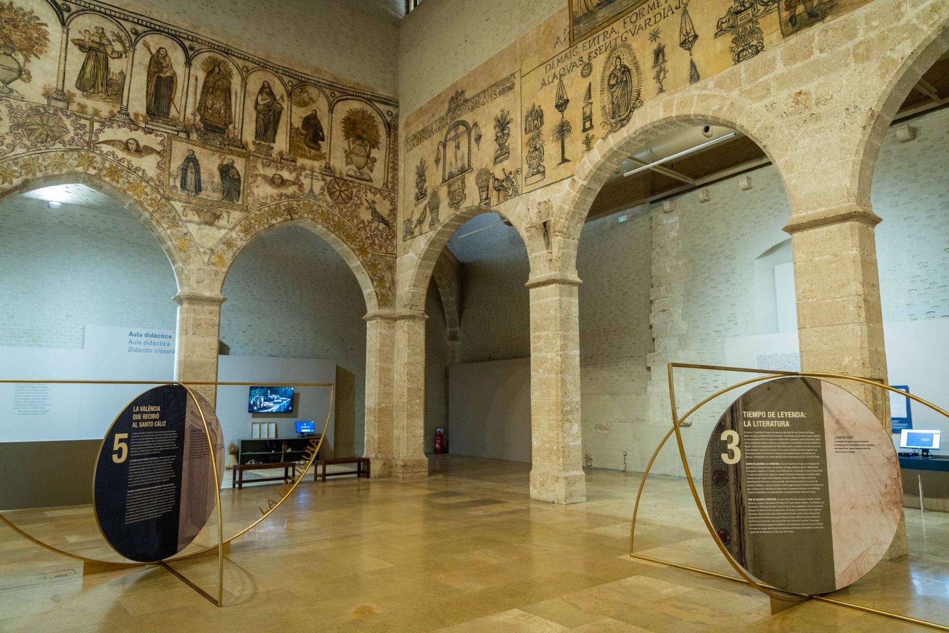 Fotos del centro de recepción de visitantes del Santo Cáliz en el Almudín de Valencia