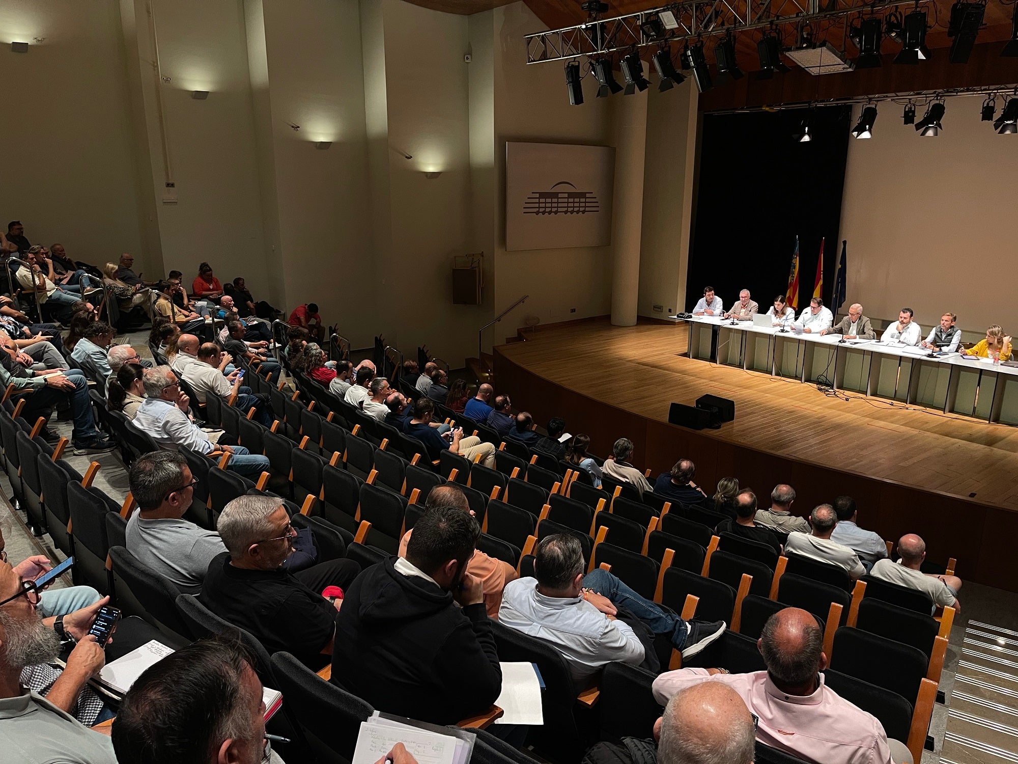 Un momento de la asamblea de presidentes y presidentas de falla.