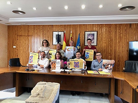 La Fúmiga, la feria comarcal y la pintura abren la Fira de Fires d'Ondara