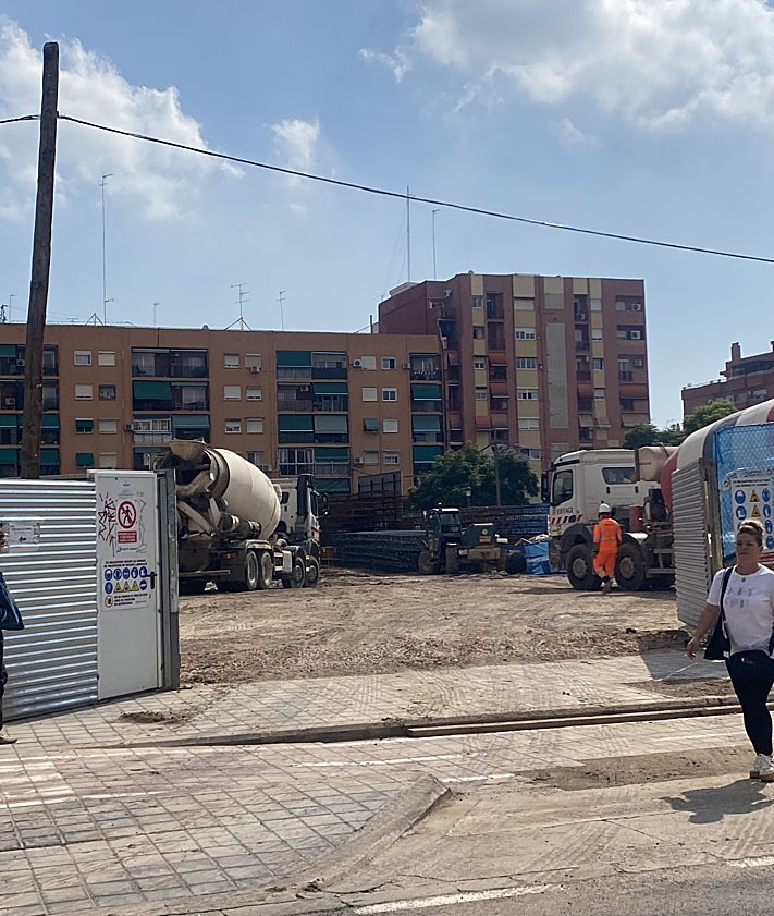 Imagen secundaria 2 - Residencia de estudiantes que se está construyendo en Valencia, junto a la estación de metro Marítimo-Serrería. 